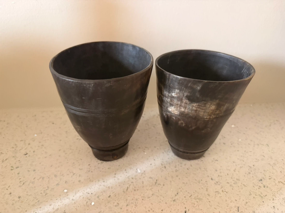 Set of two genuine horn cups