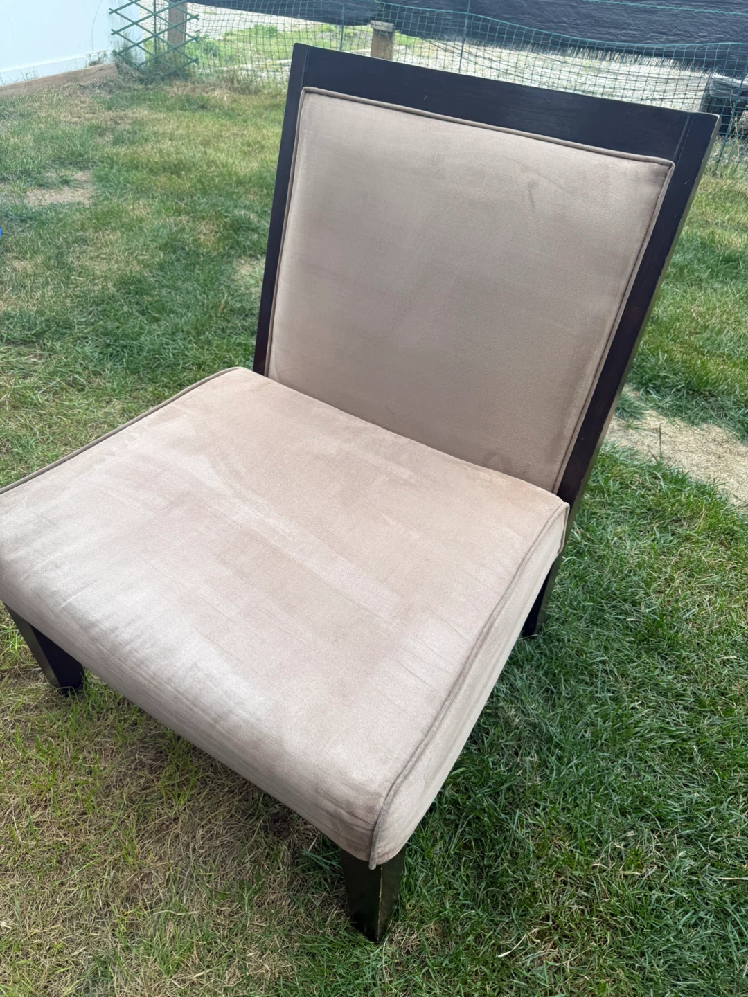 Modern beige upholstered accent chair - photo 4