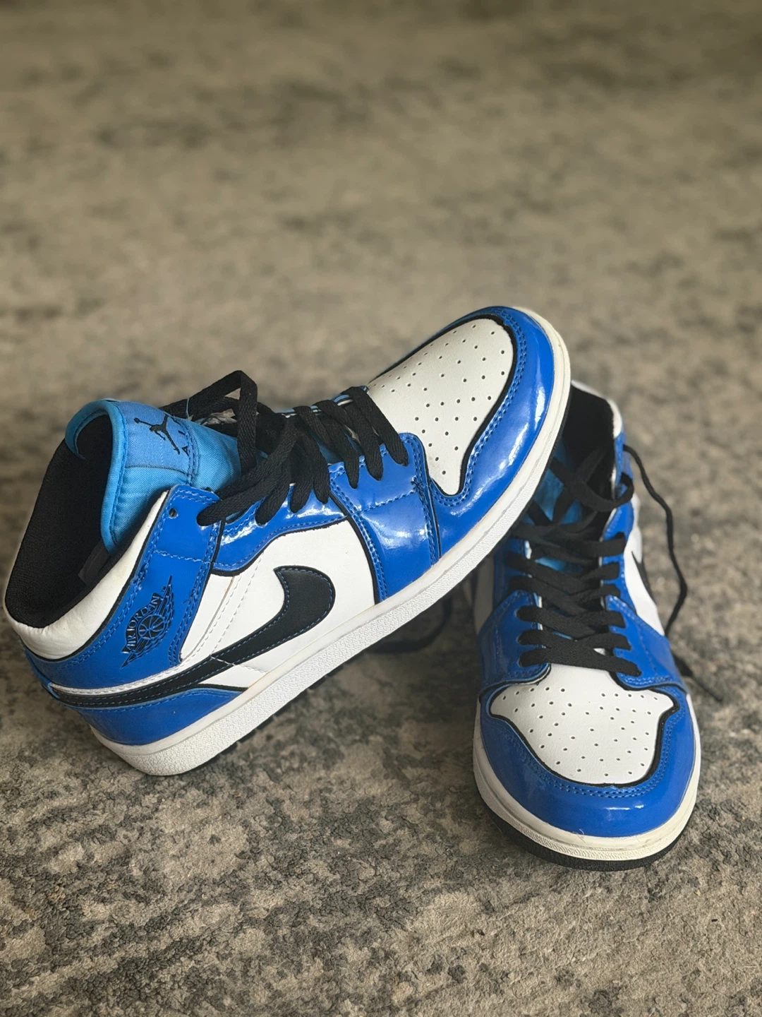 Air Jordan 1 Mid Blue and White