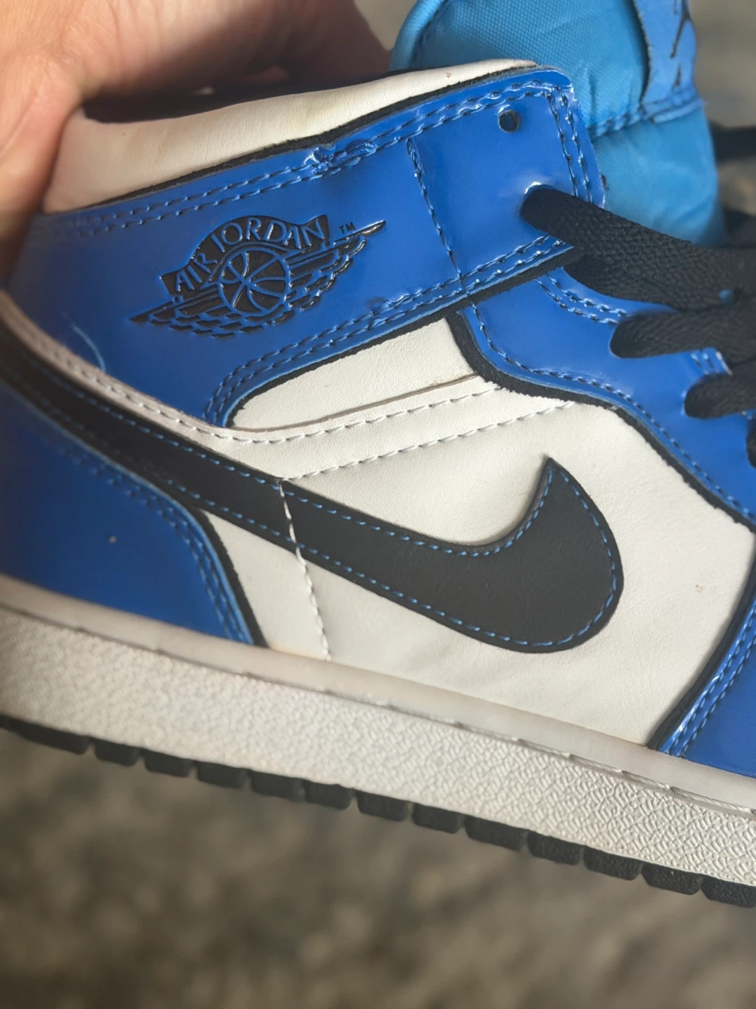 Air Jordan 1 Mid Blue and White - photo 4