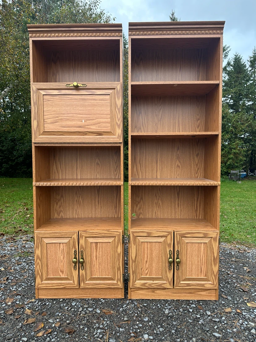 Vintage Oak Finish Bookcase / Cabinets (CAN DELIVER)