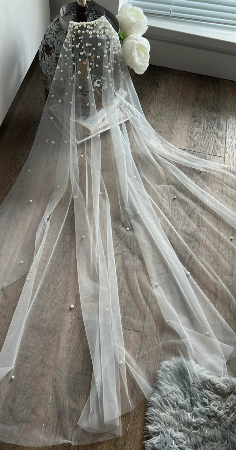 Fingertip soft white Pearl Veil - photo 2