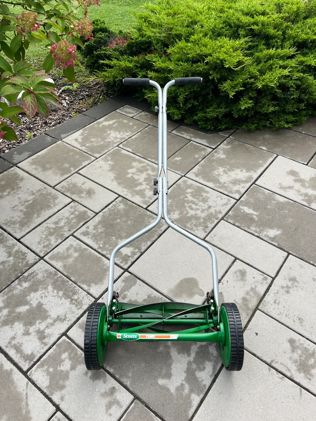 Scotts Turf 16-inch Manual Reel Mower