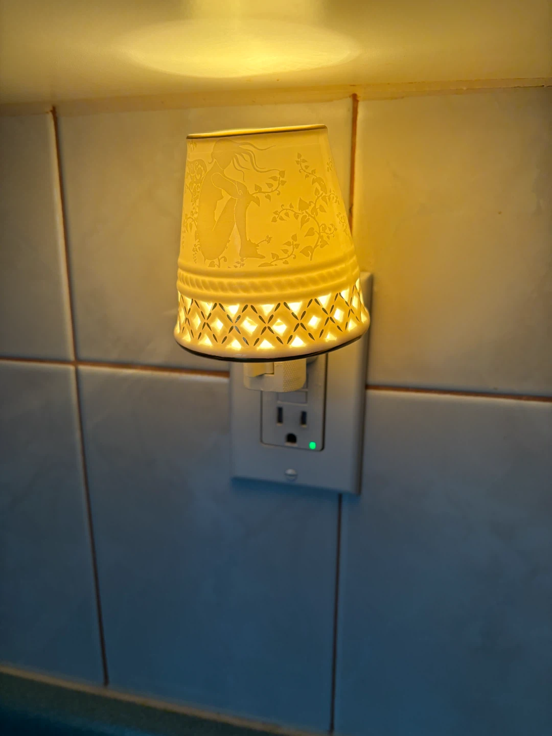 Hampstead Fine China Plug-in Night Light