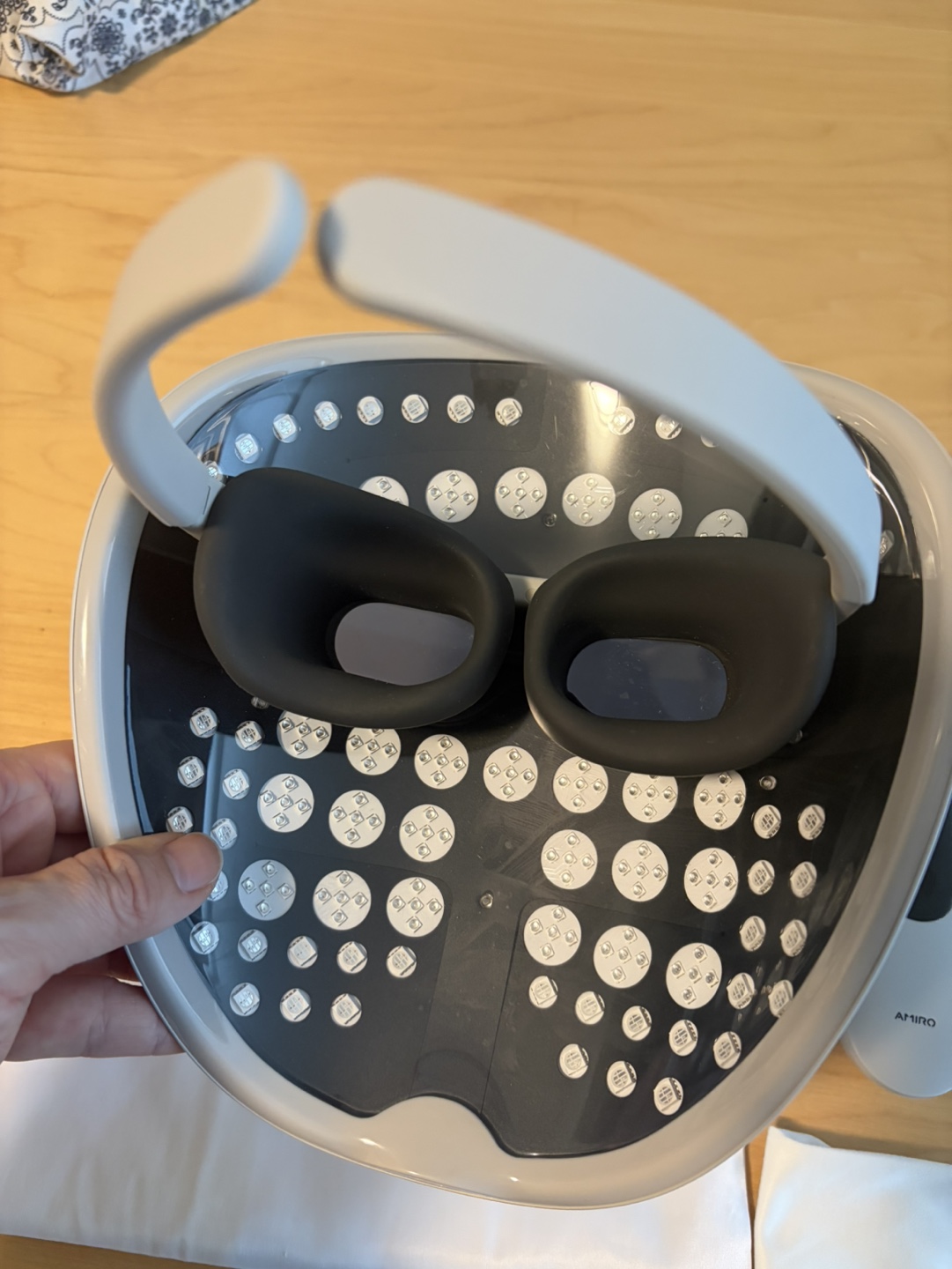 Amiro L2 LED Light Therapy Mask - photo 3