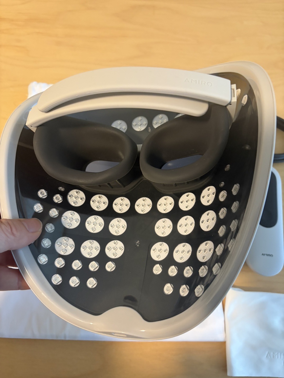 Amiro L2 LED Light Therapy Mask - photo 4