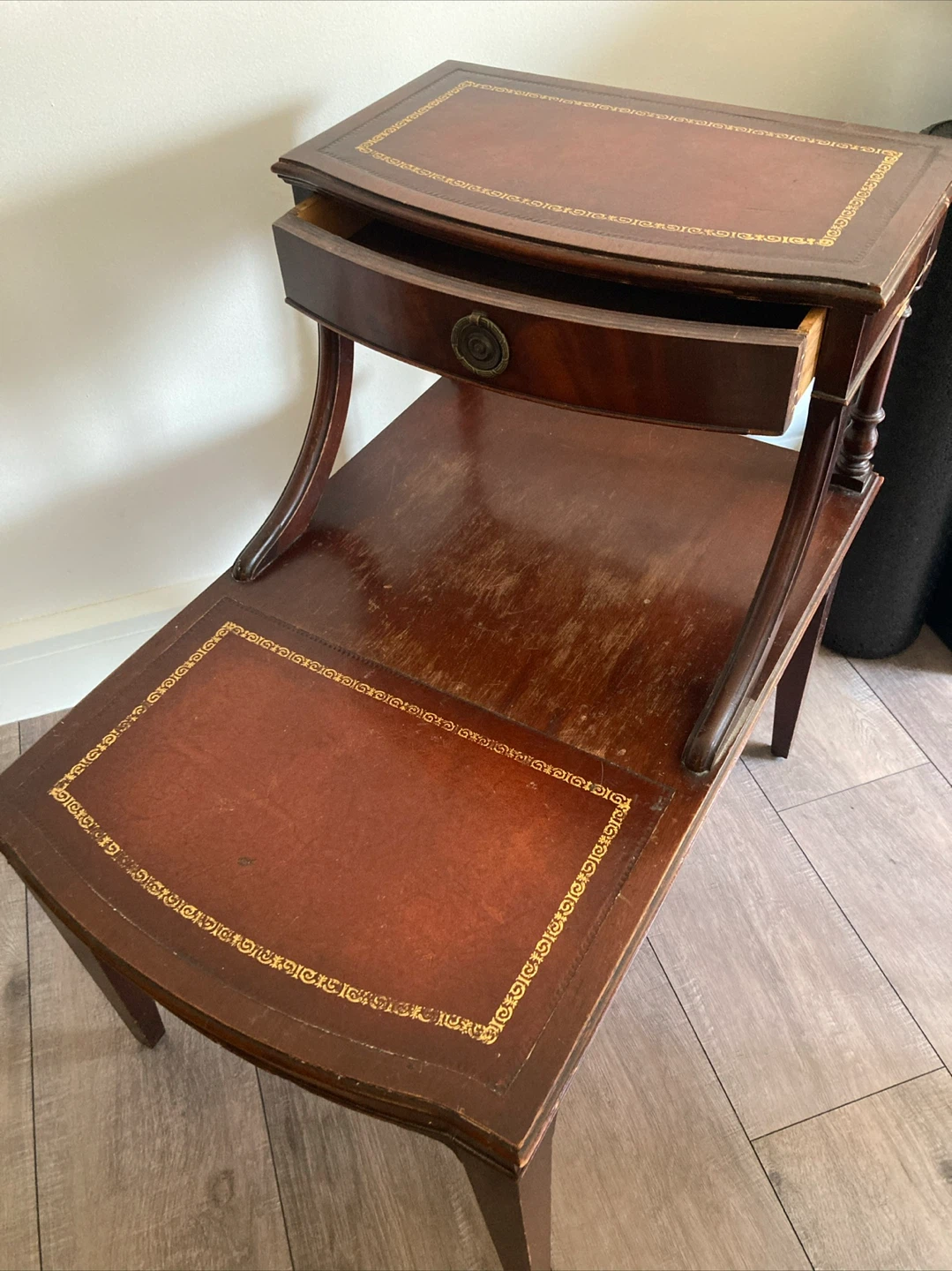 Vintage Tiered Side Table - photo 2