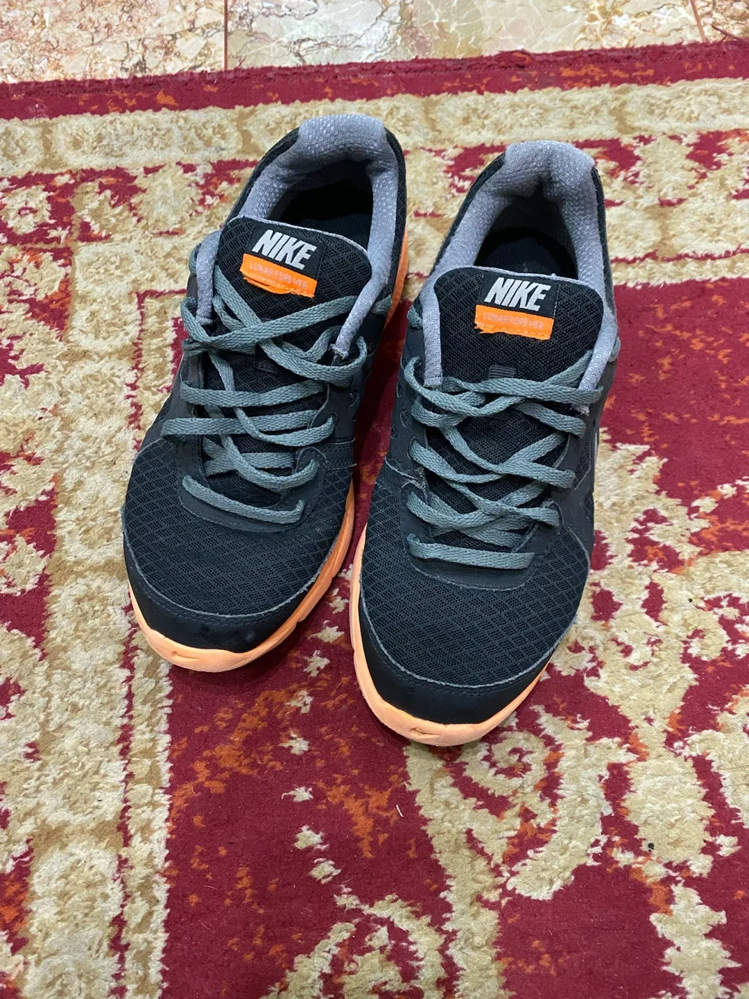 Nike Shoes (like new) US women size 7 / EU size 38.5