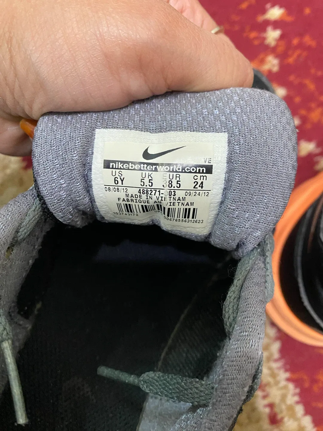 Nike Shoes (like new) US women size 7 / EU size 38.5 - photo 4