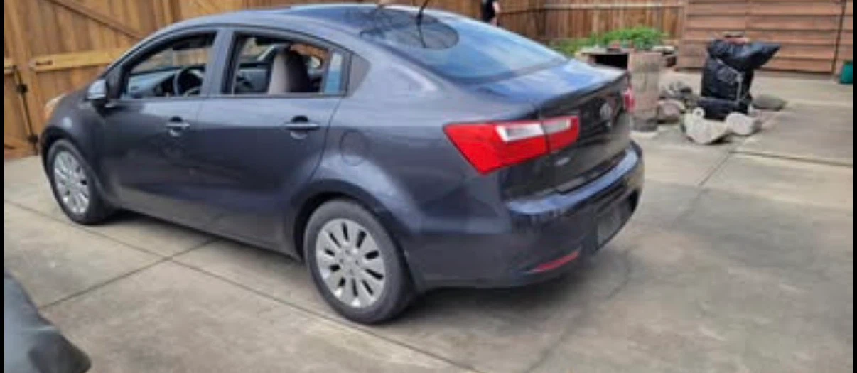 🚗 FOR SALE: 2015 Kia Rio ex – Only 75,275 KM | - photo 2