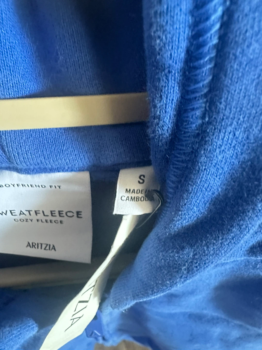Aritzia Cozy Fleece Boyfriend Fit Zip-Up Hoodie cash only - photo 3