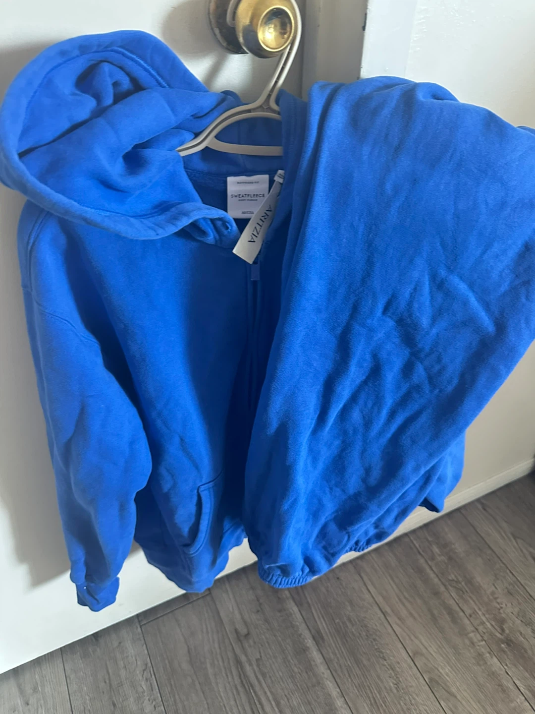Aritzia Cozy Fleece Boyfriend Fit Zip-Up Hoodie cash only - photo 5