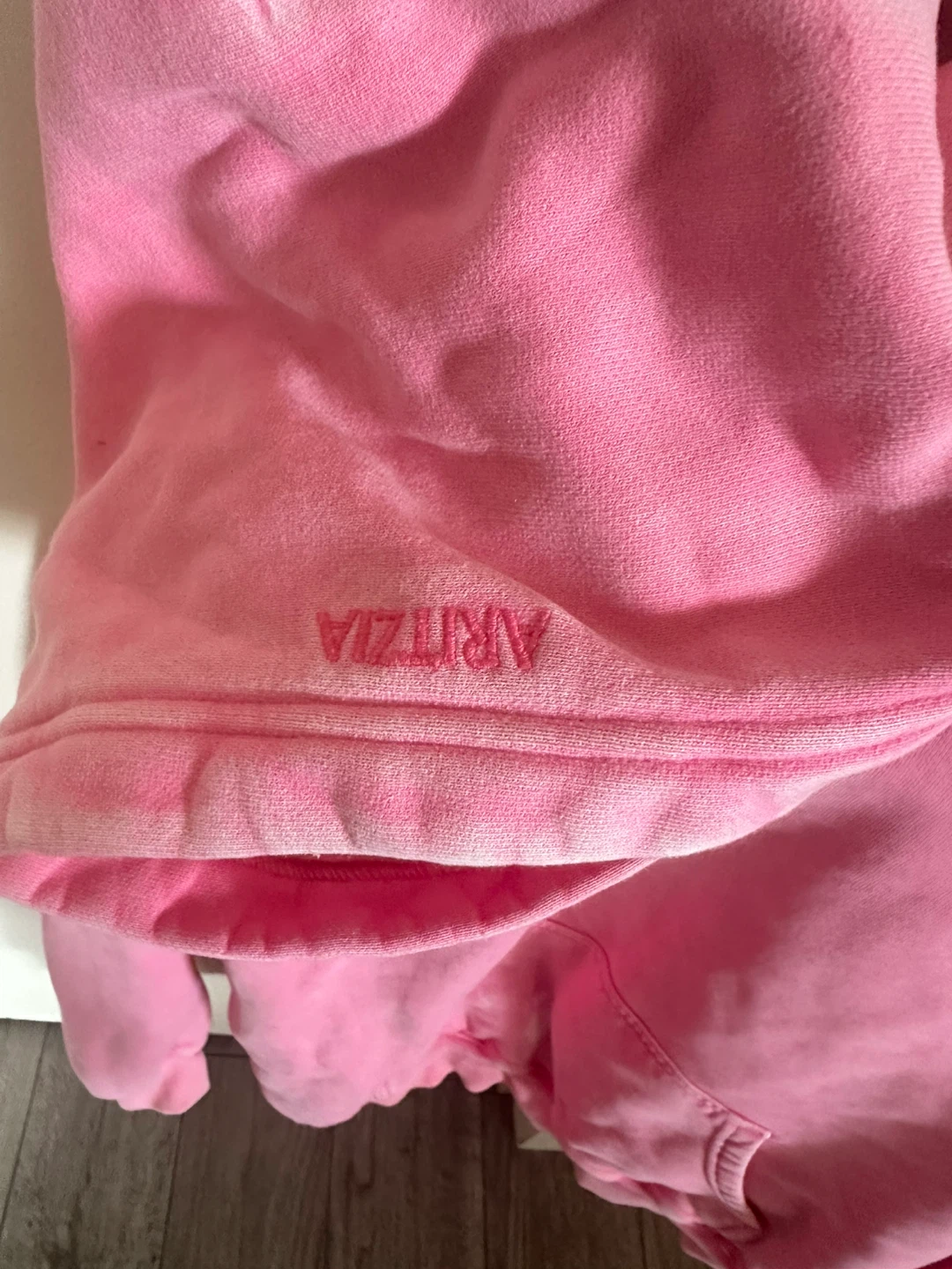 Aritzia Pink Sweatshirt and Joggers Set - photo 4