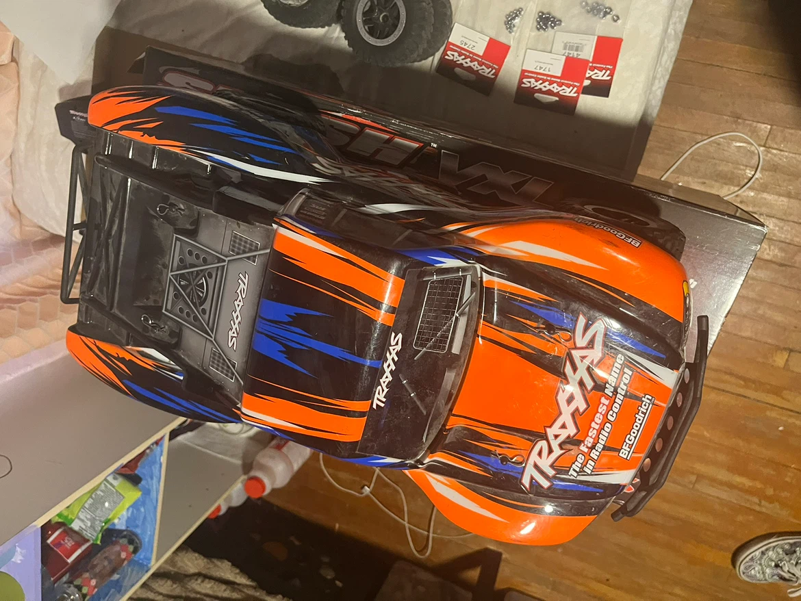 Traxxas RC Truck with Charger, Batteries and Parts - photo 3