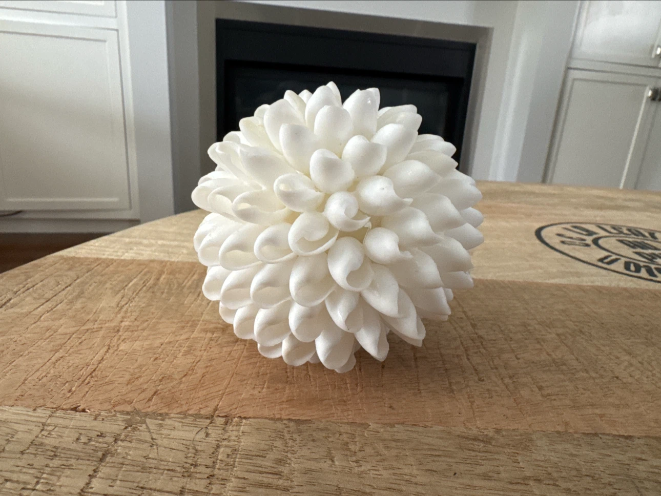 Decorative white shell ball ornament