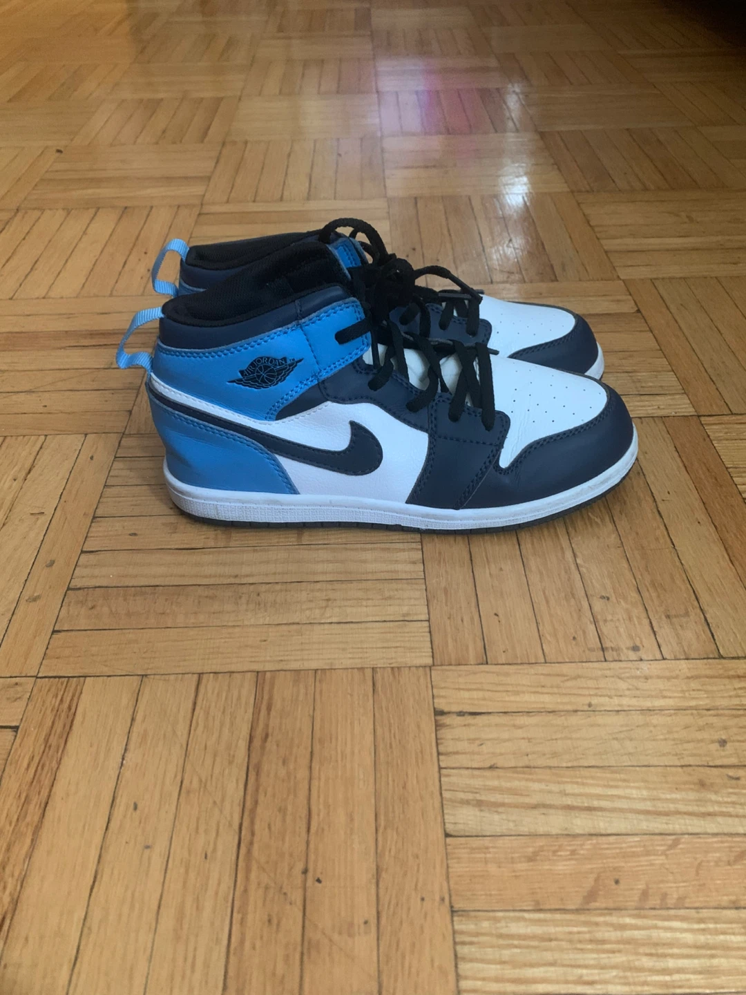 Nike Air Jordan 1 Mid - photo 3