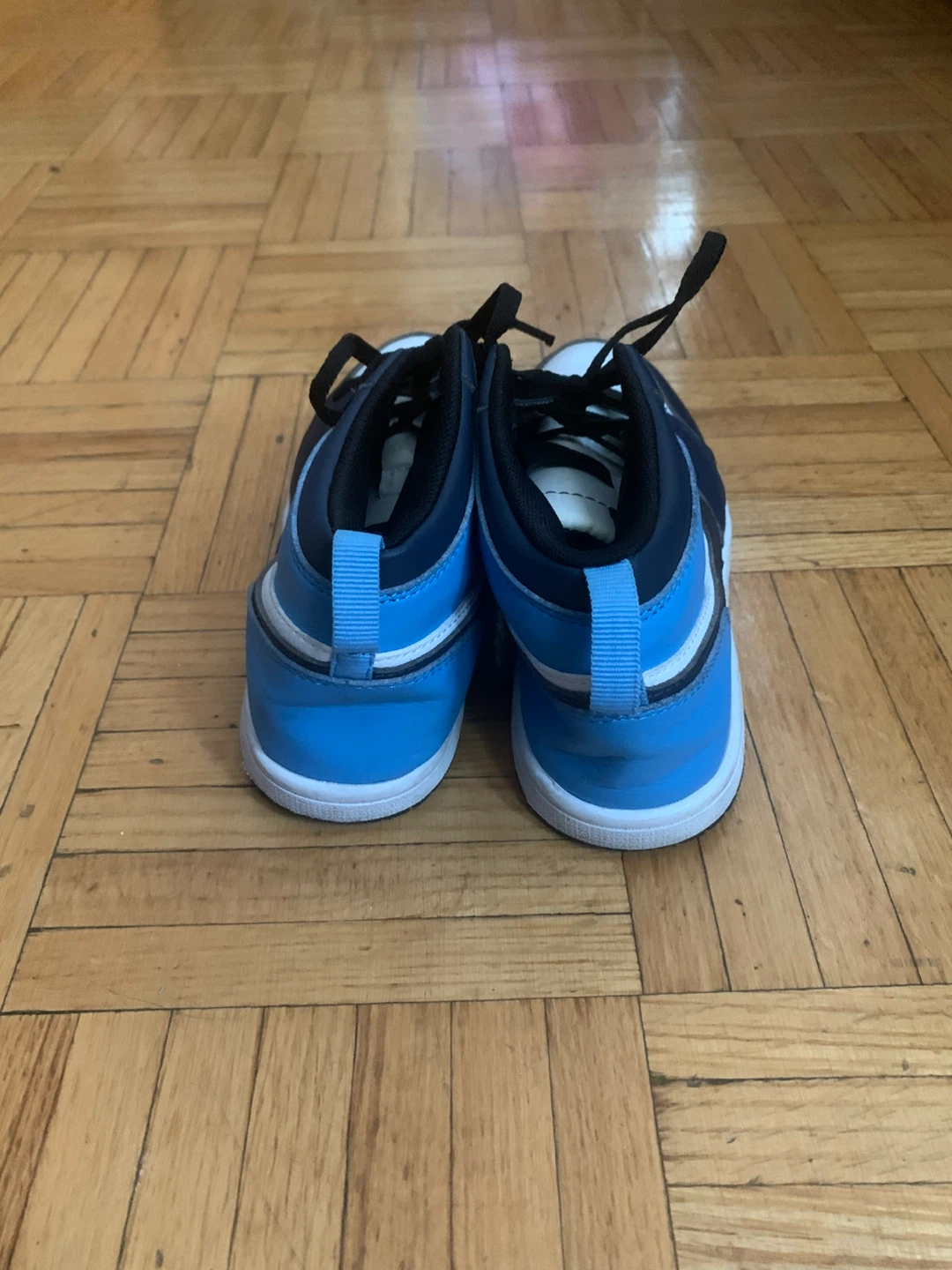 Nike Air Jordan 1 Mid - photo 4