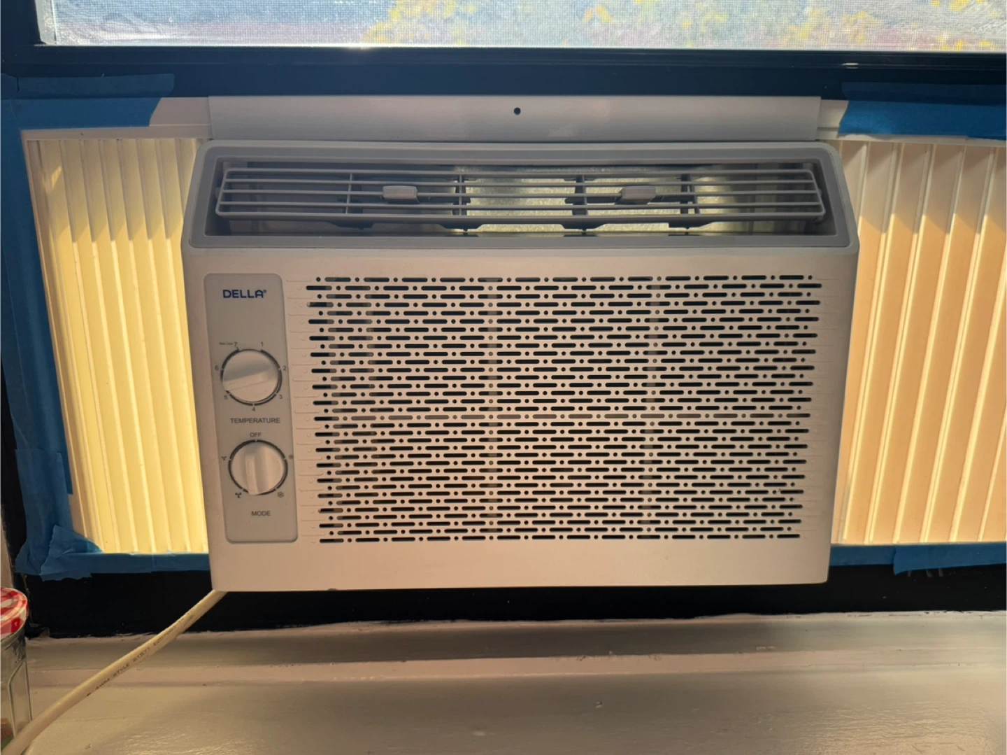Della Window Air Conditioner