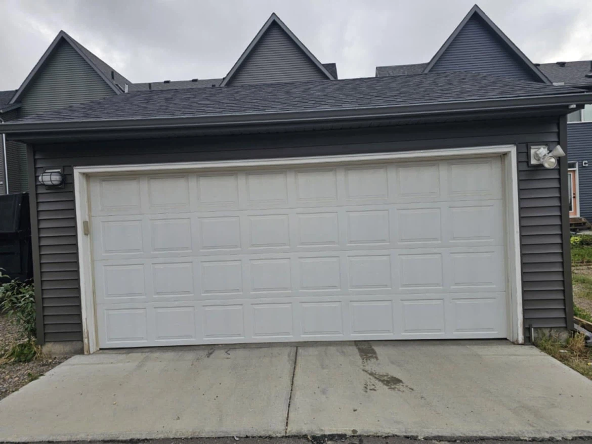 Double Garage for rent in savanna N.E.Calgary