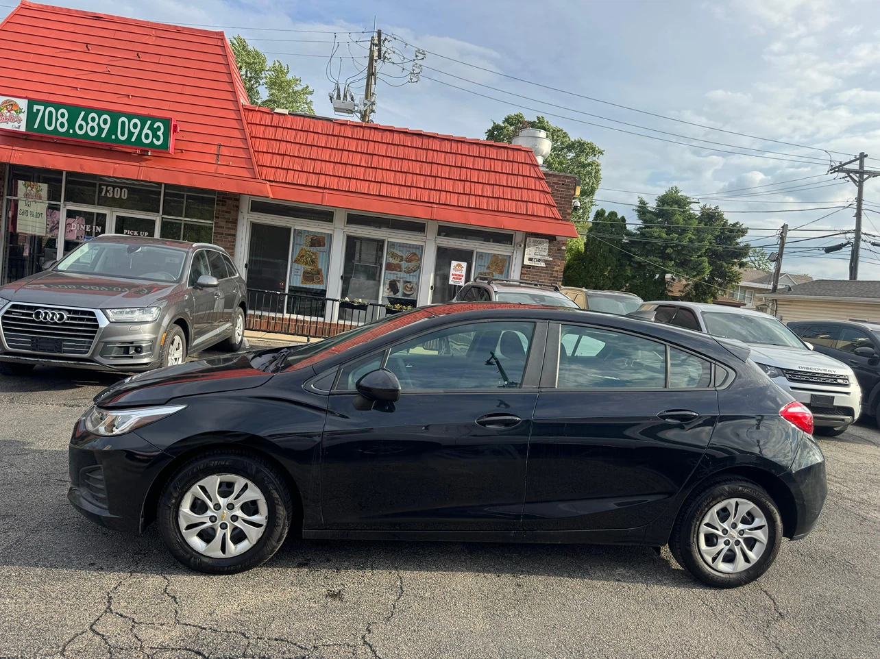 2019 Black Chevrolet Cruze Hatchback - photo 2