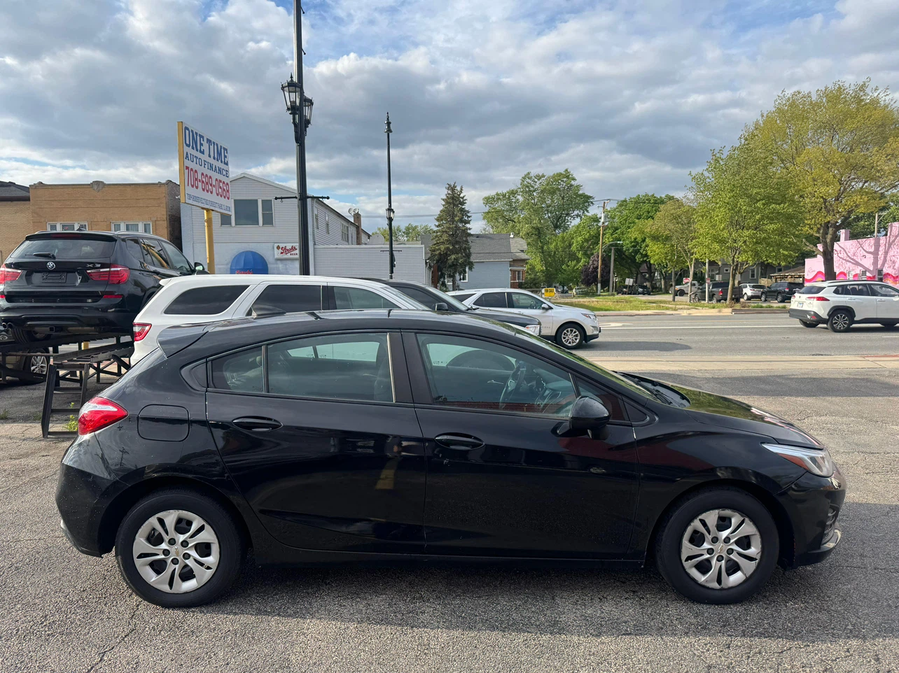2019 Black Chevrolet Cruze Hatchback - photo 3
