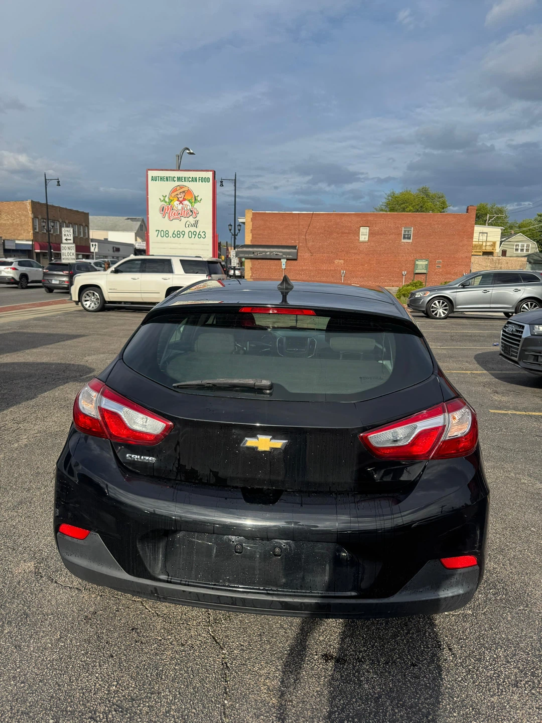 2019 Black Chevrolet Cruze Hatchback - photo 4