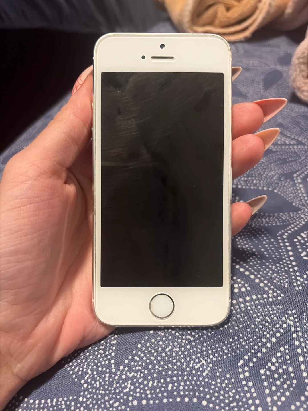 Two Apple iPhone 5s Smartphones - photo 2