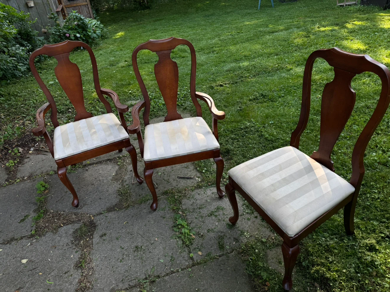 Vintage TV stand and Three Dining Chairs - photo 2
