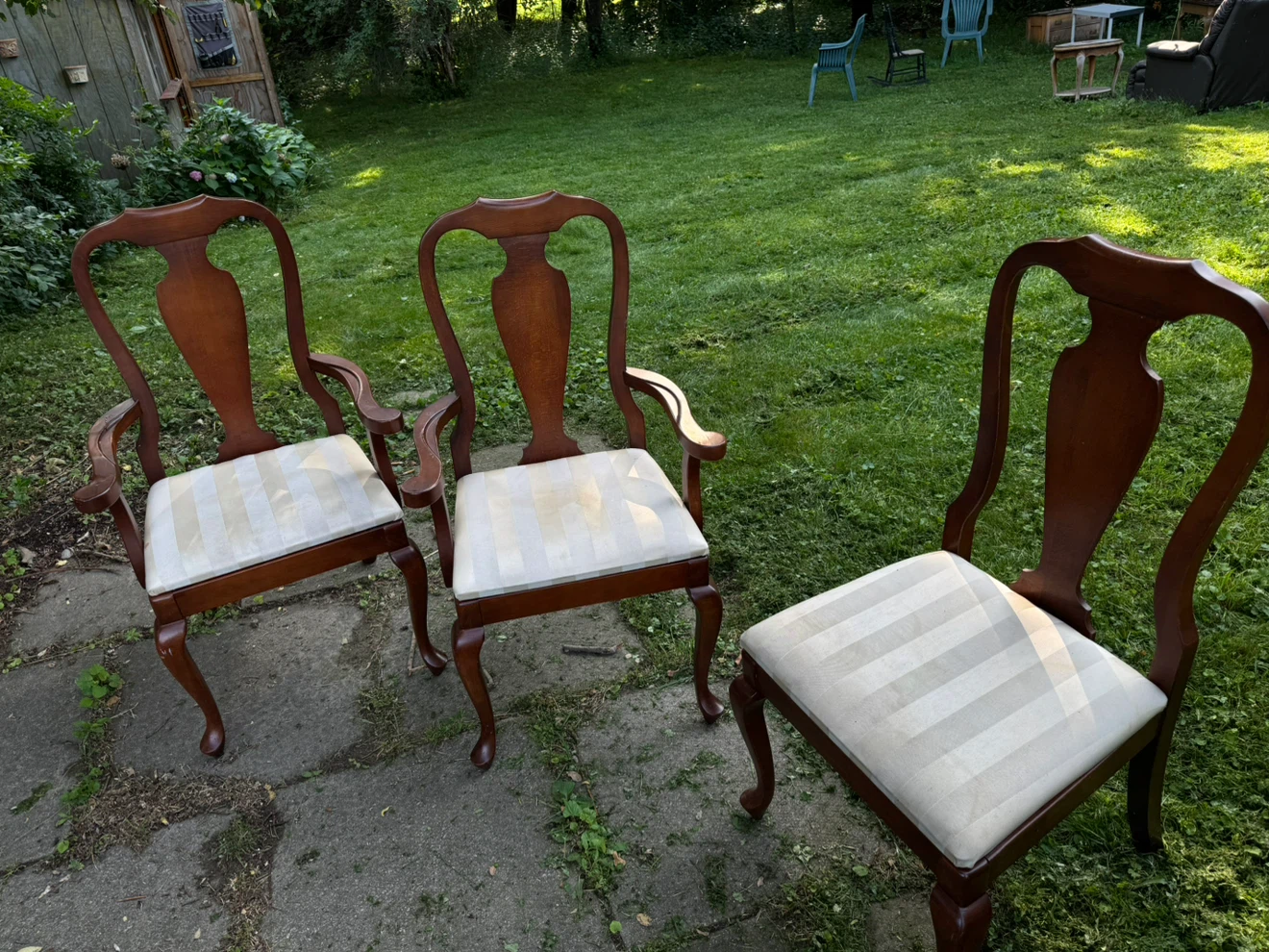 Vintage TV stand and Three Dining Chairs - photo 4