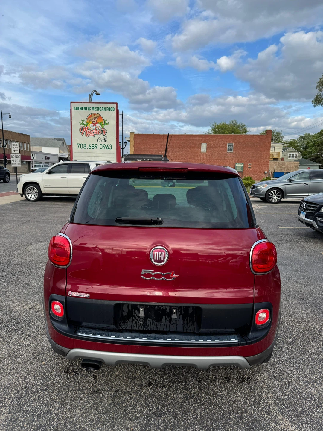 2015 Red Fiat 500L Hatchback - photo 2