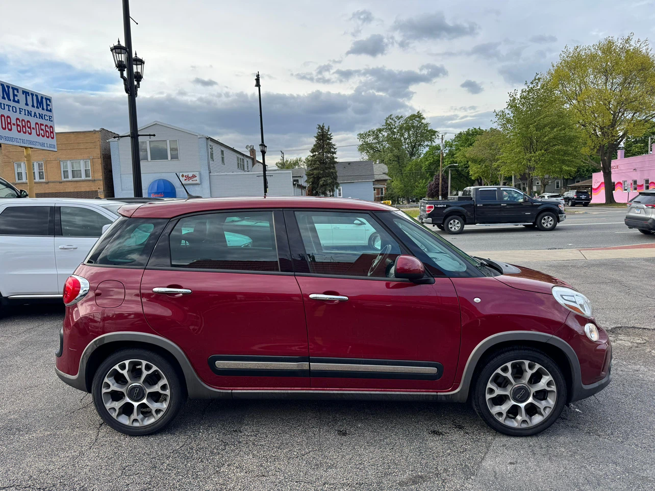 2015 Red Fiat 500L Hatchback - photo 3