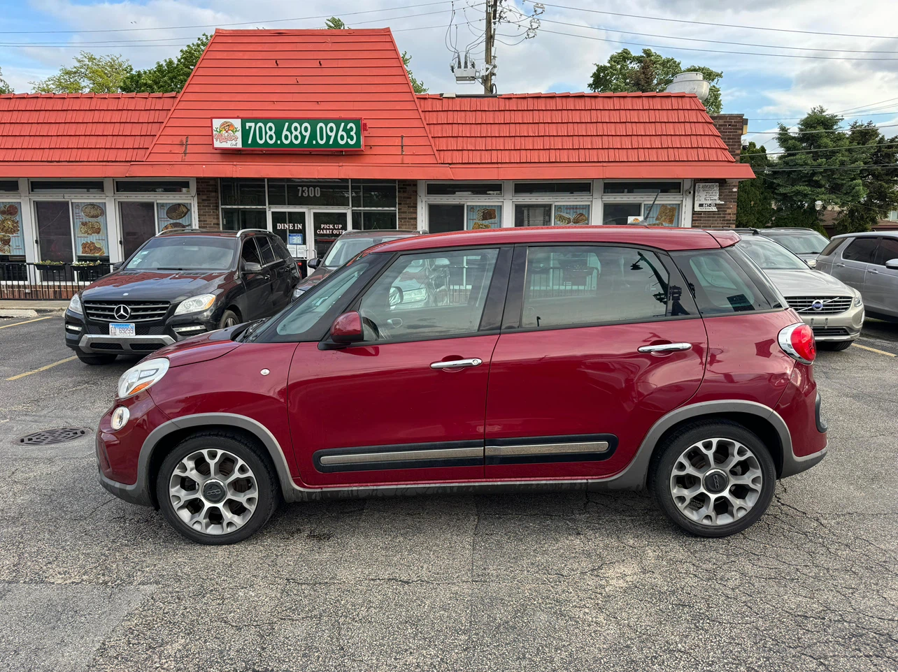 2015 Red Fiat 500L Hatchback - photo 4
