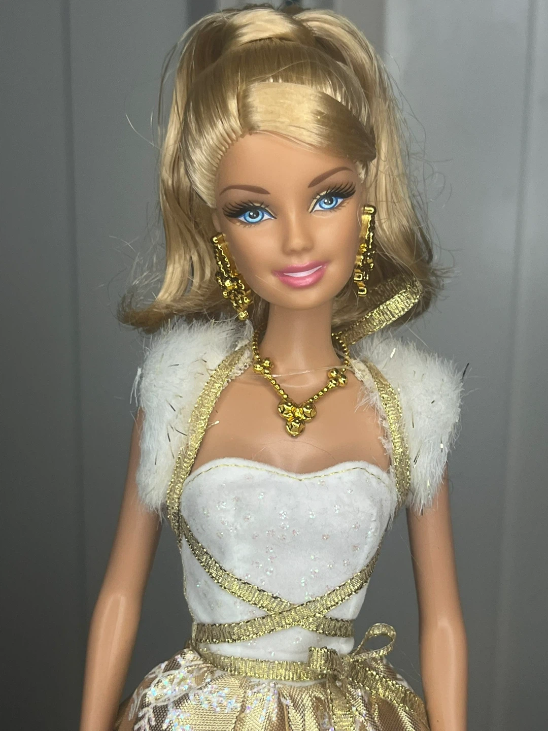 Barbie Happy Holidays 2011 Complete - photo 2