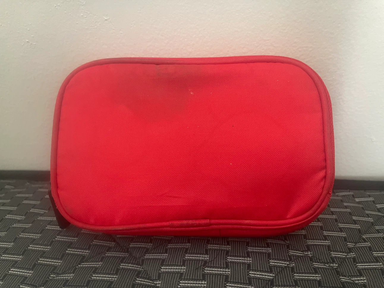 Red Super Mario pencil case - photo 2