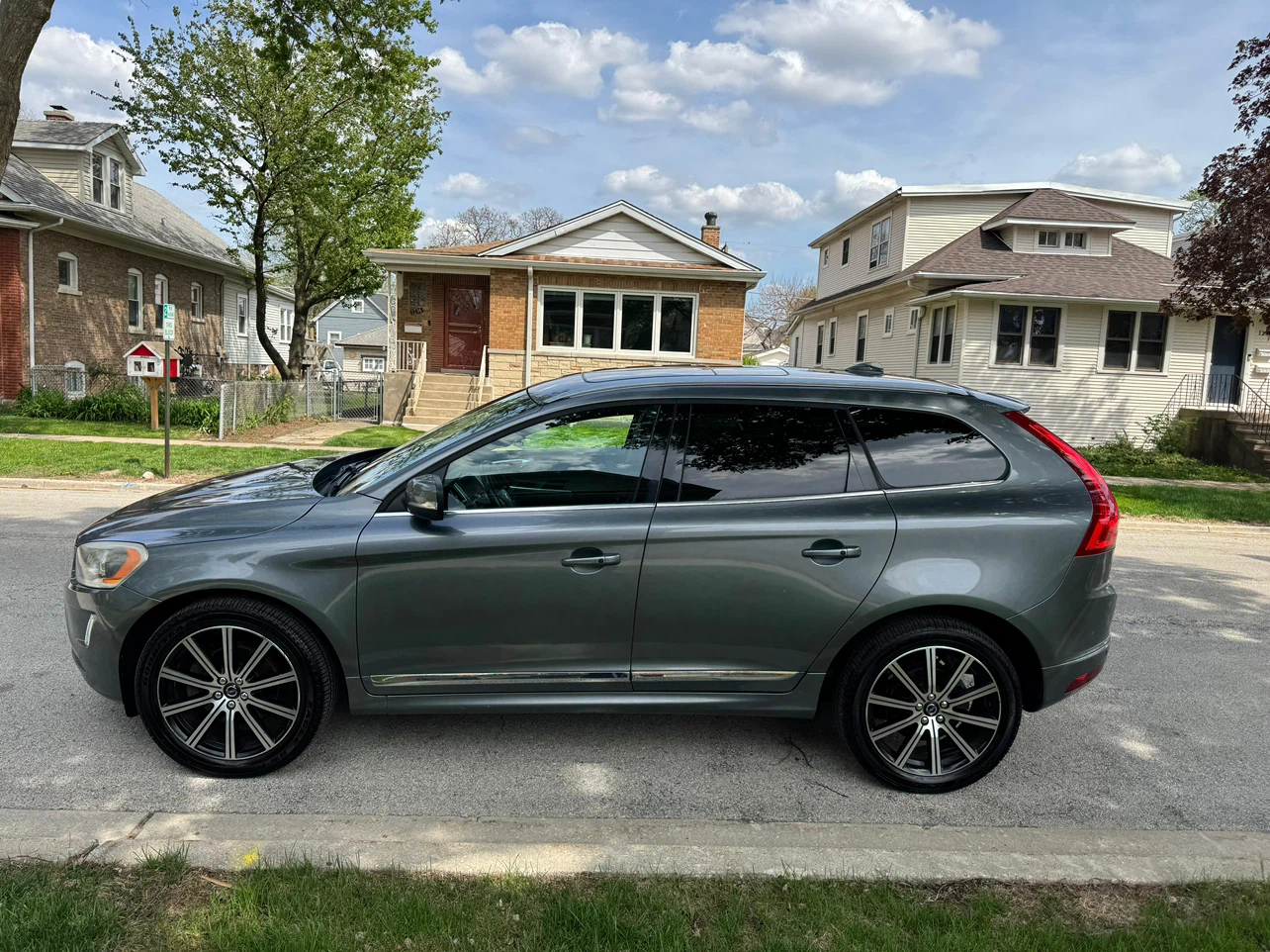 2016 Volvo XC60 Gray SUV - photo 3
