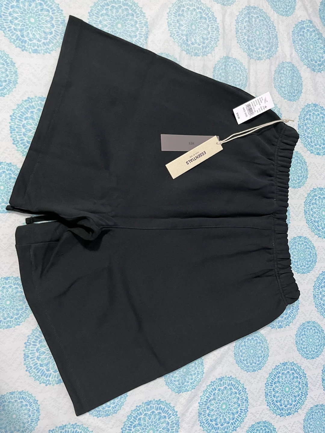 Essentials Fear of God black shorts - photo 3