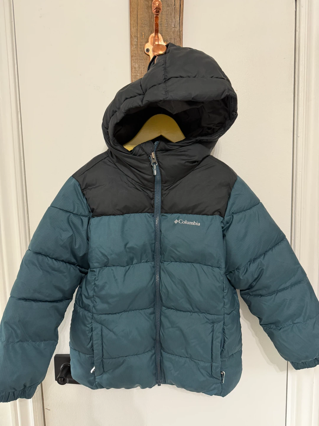 Boys XS (6/7) Columbia winter coat with Omni heat toque set - photo 2