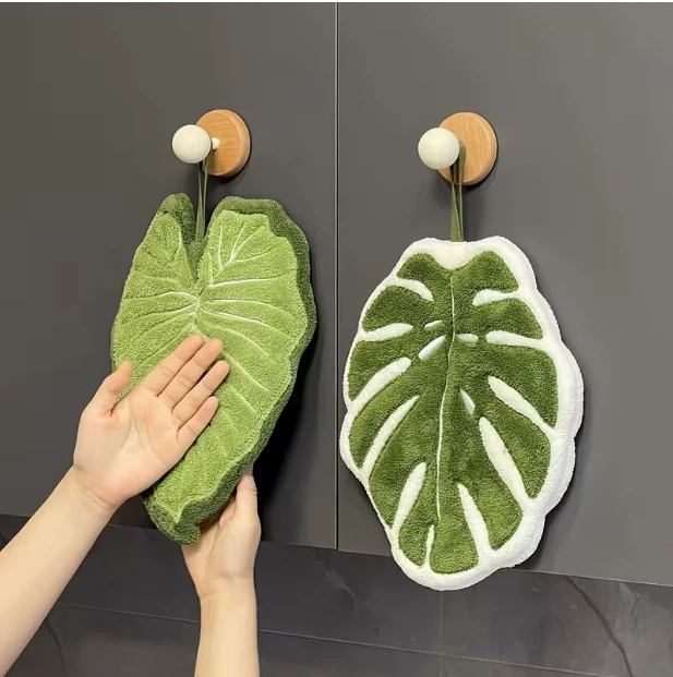 Monstera Leaf Hanging Fingertip Towels
