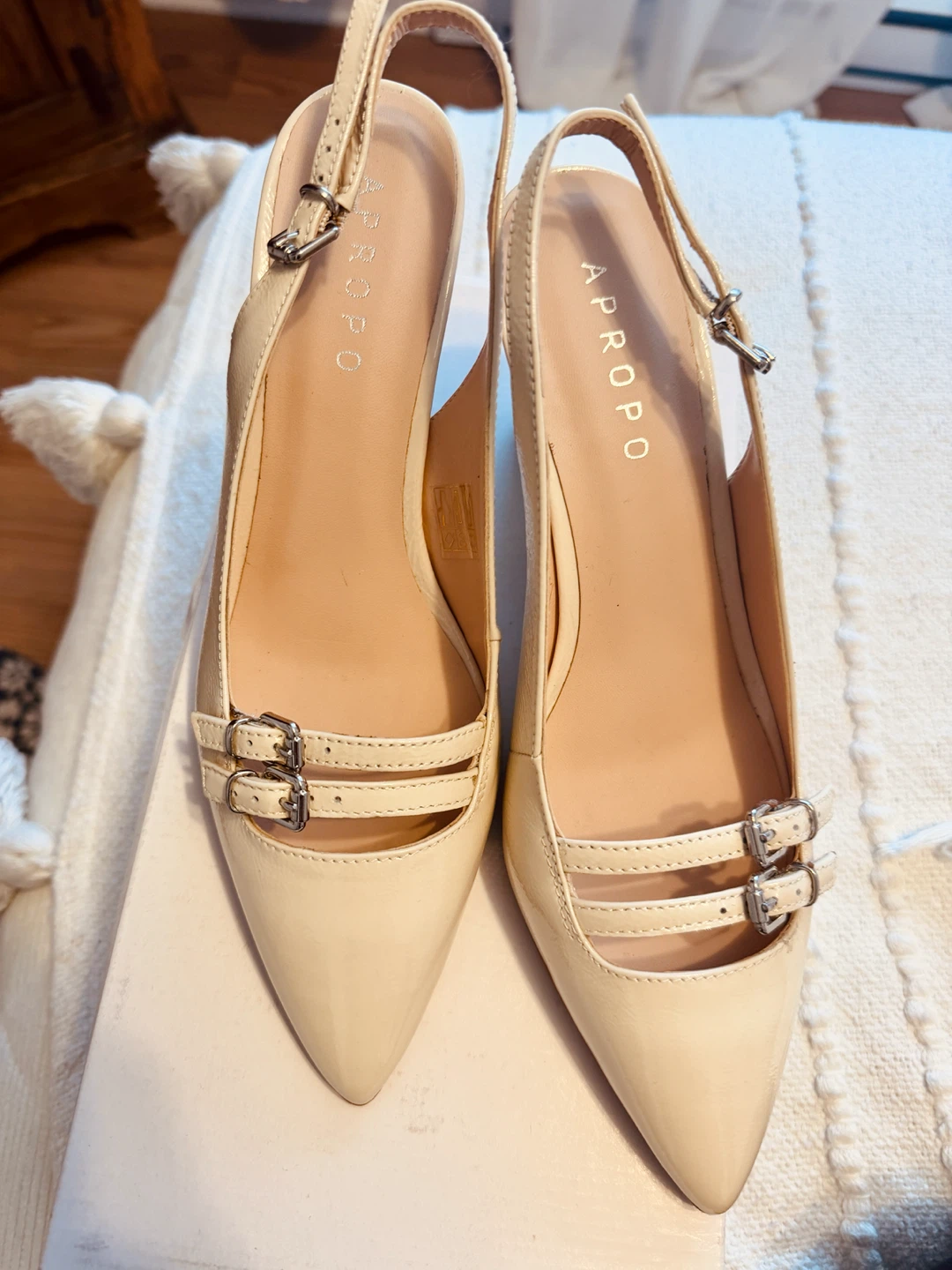 Souliers neufs • new shoes - photo 2