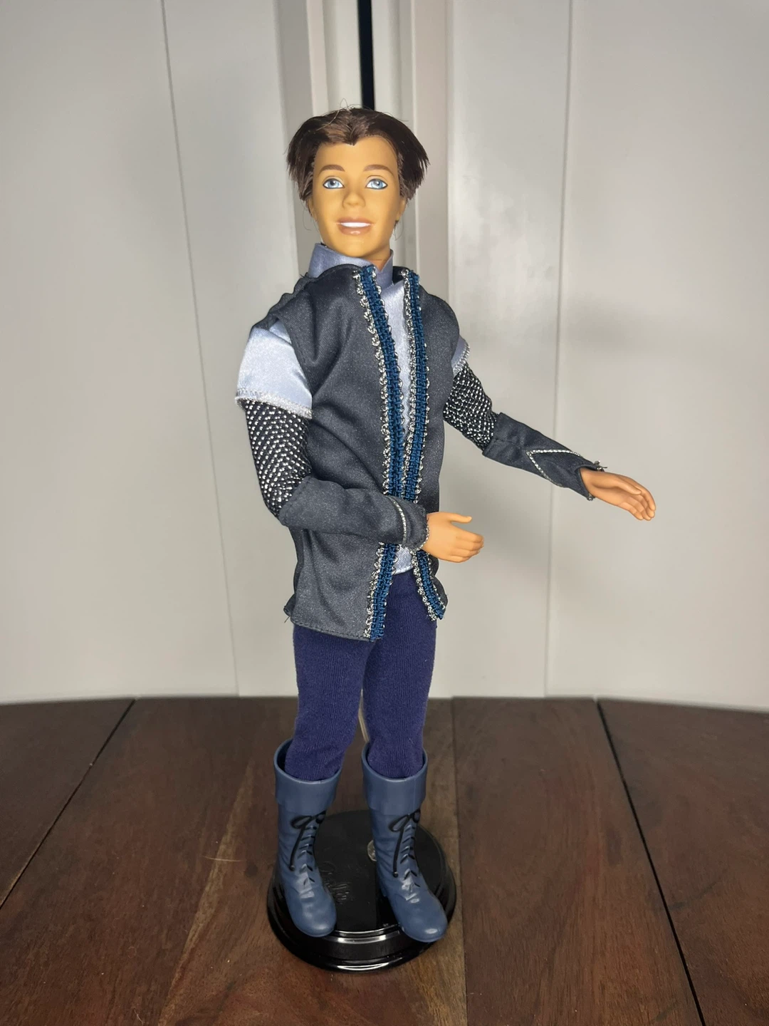 Barbie and The Magic of the Pegasus Prince Aiden doll - photo 2