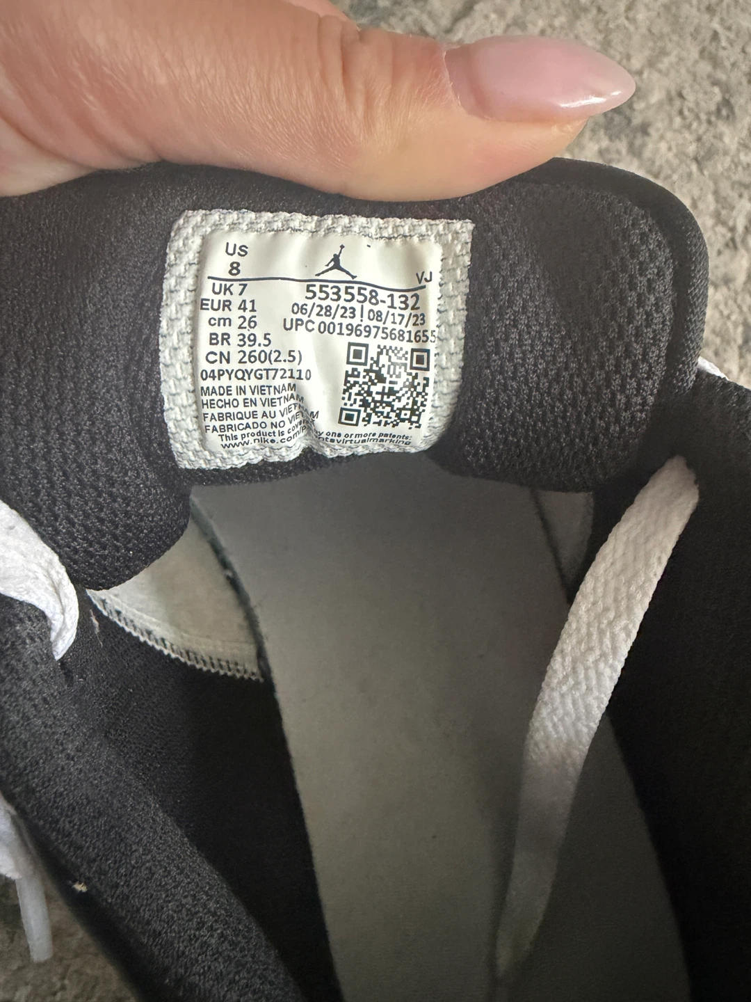 Air Jordan 1 Low Black and White Size US 8 - photo 5