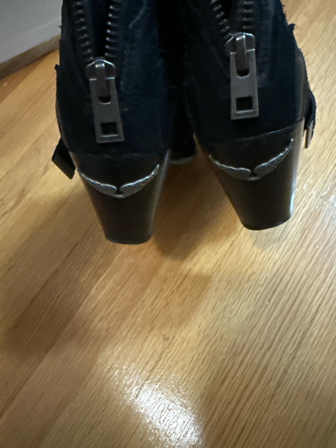 Zadig & Voltaire Black Suede Ankle Boots - photo 5