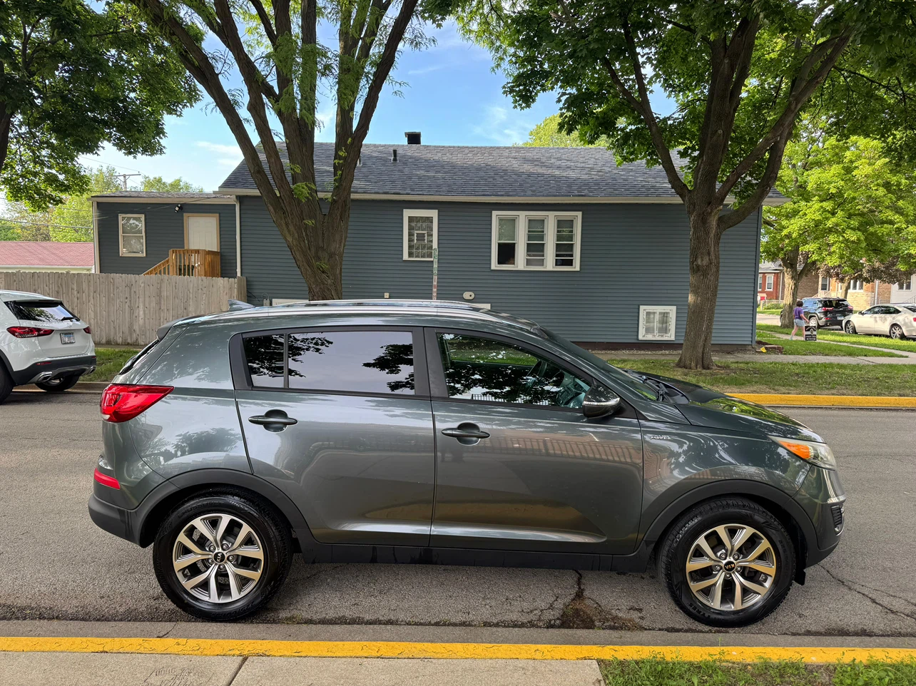 2014 Gray Kia Sportage SUV - photo 2