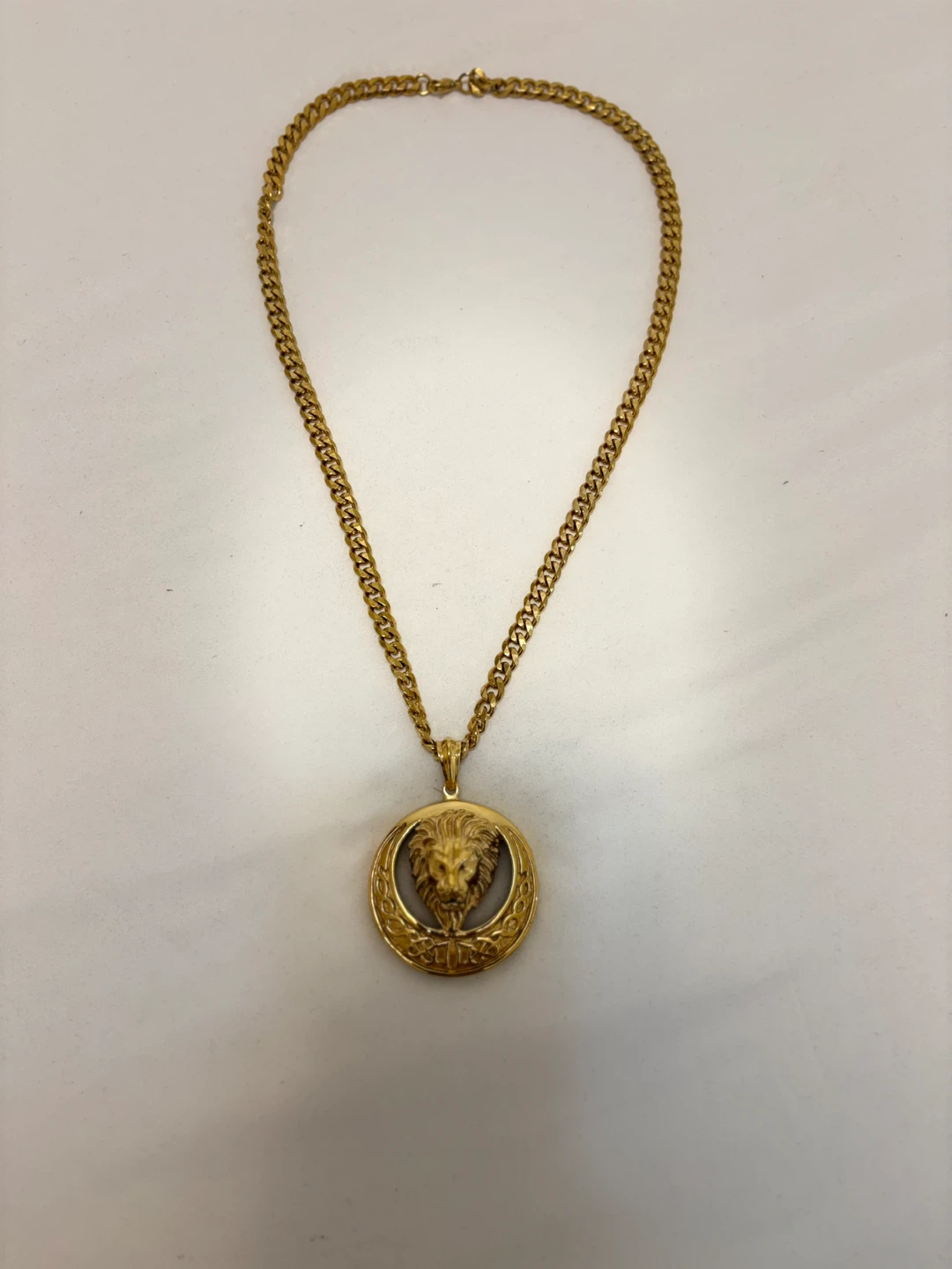 Gold-tone lion head pendant necklace - photo 2