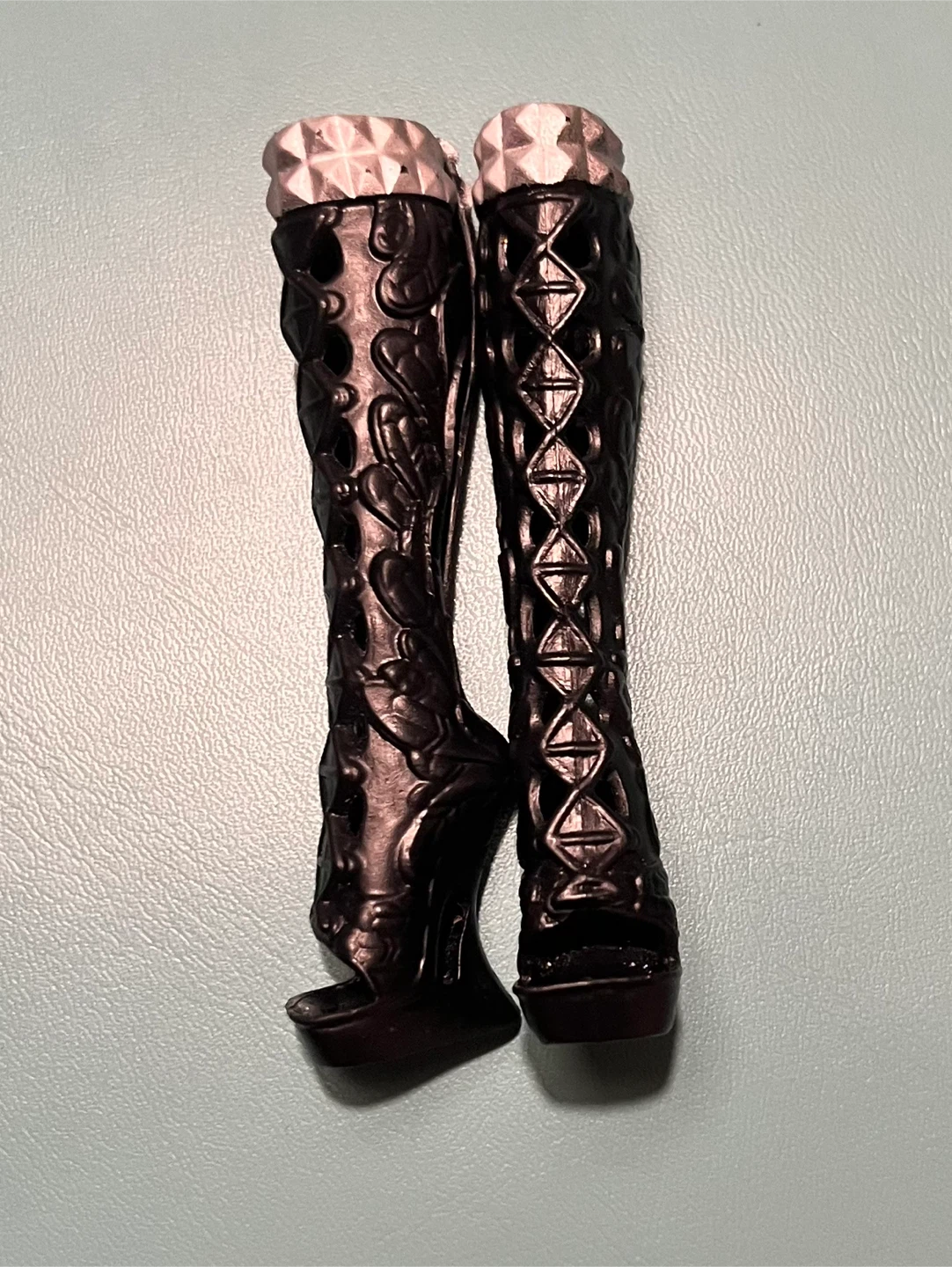 Ever After High Raven Queen Legacy Day Boots - photo 4