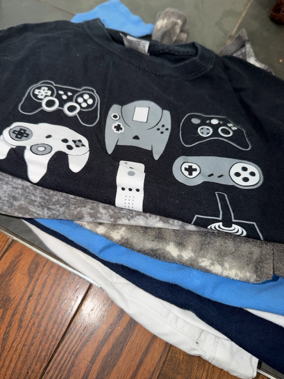 FREE boys 5/6-year-old clothing bundle