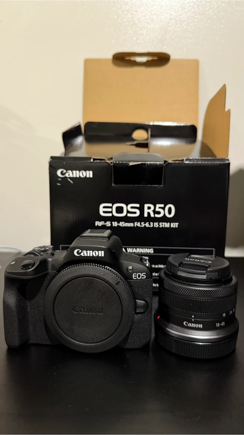 Canon EOS R50 Mirrorless Camera with 18-45mm Lens