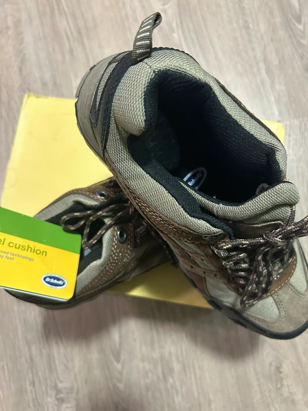 Dr. Scholl's Brown Gel Cushion Walking Shoes - photo 3