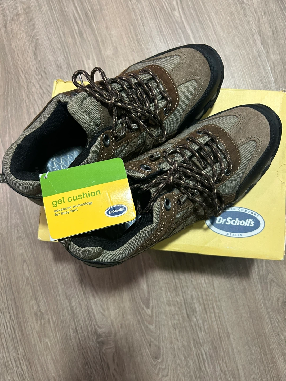 Dr. Scholl's Brown Gel Cushion Walking Shoes - photo 4