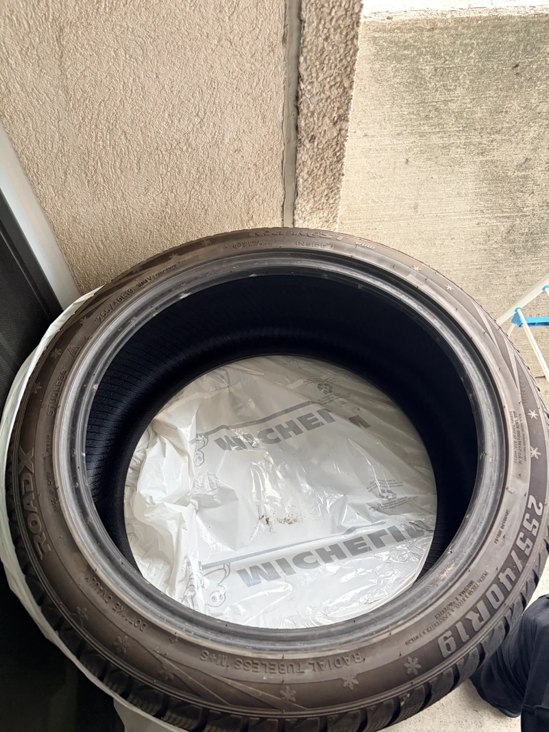 Winter Tire Mustang 255/40R19 - photo 4